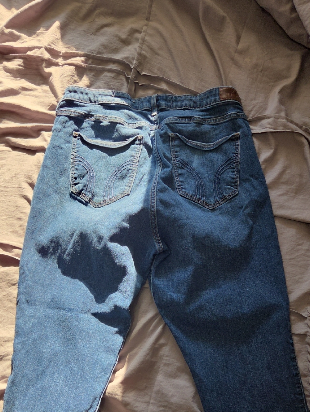 Hollister Women's High-Rise Medium Blue Denim Jeans